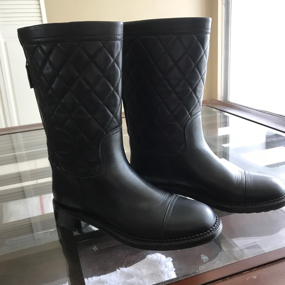 Chanel boot..
